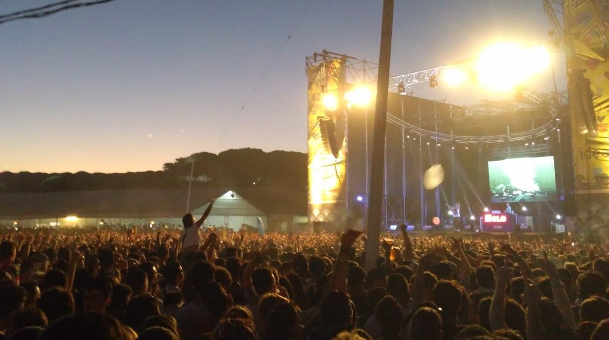 El público se volcó con los conciertos celebrados hasta el amanecer en Barbate