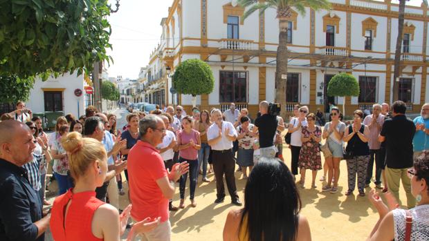 Tres días de luto en Arahal por la muerte de Dolores y el resto de víctimas de Francia