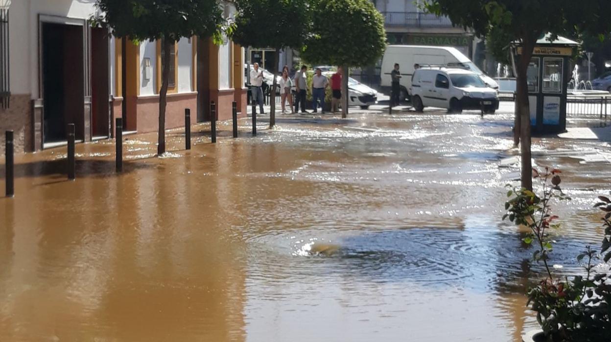 Inundación provocada por la rotura de la tubería