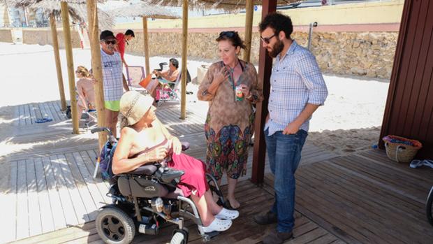 El Ayuntamiento abre el módulo de playa adaptado del Drago