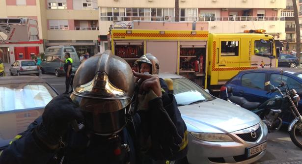 Incendio en Cádiz en una vivienda de Cayetano del Toro