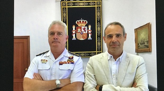 El delegado de Defensa recibe al nuevo subdelegado del Gobierno en Cádiz