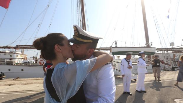 El Juan Sebastián de Elcano ya está en casa