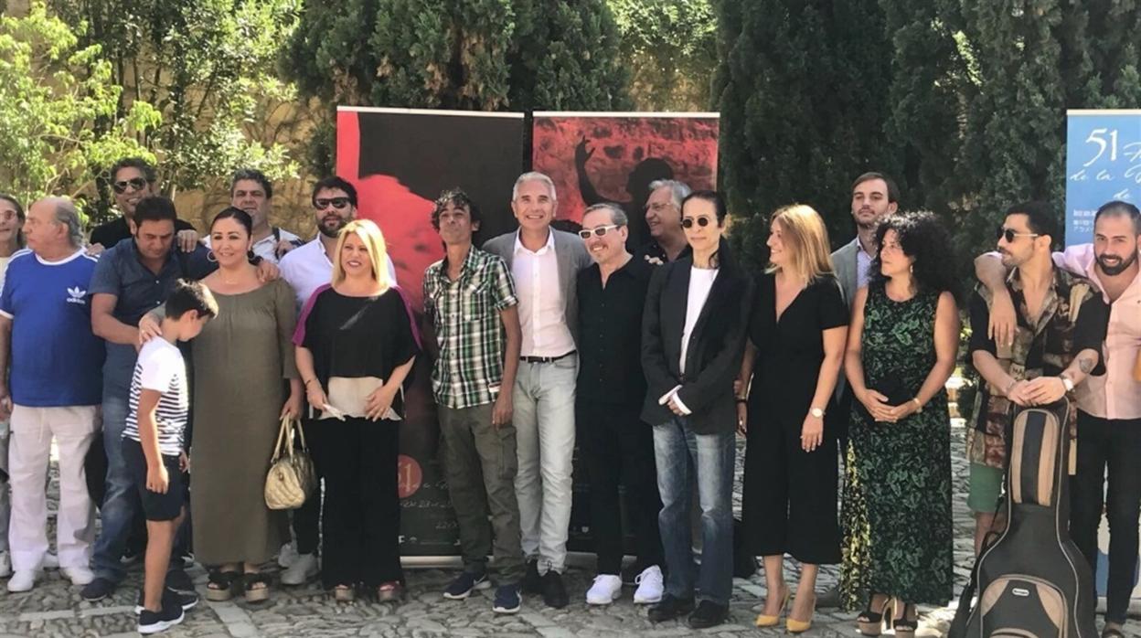 Foto de familia tras la presentación de la fiesta de la bulería de Jerez.