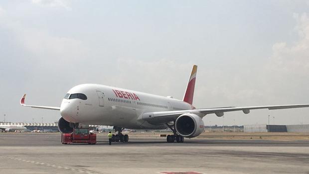 Un avión dedicado a Paco de Lucía