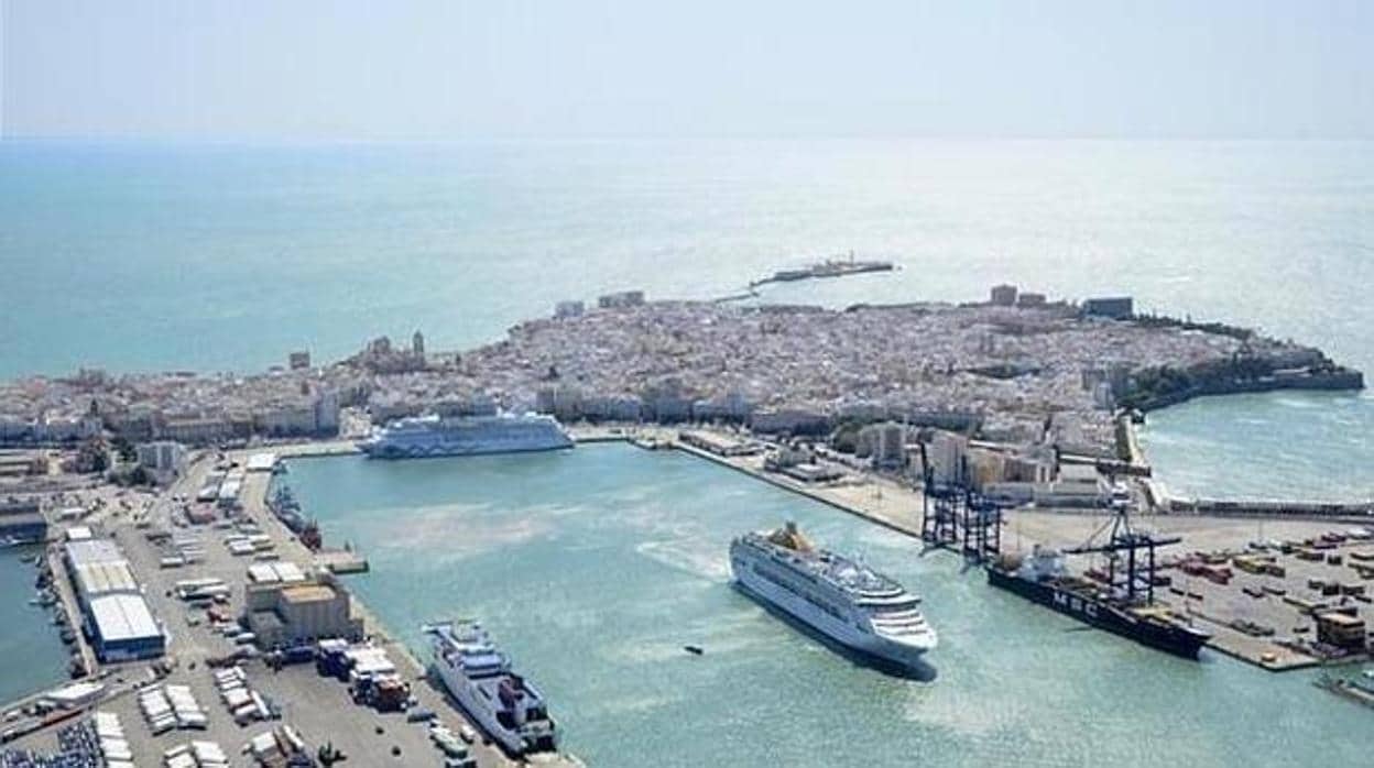 El tráfico de cruceros en el Puerto de la Bahía de Cádiz sube un 26% con respecto a julio de 2017
