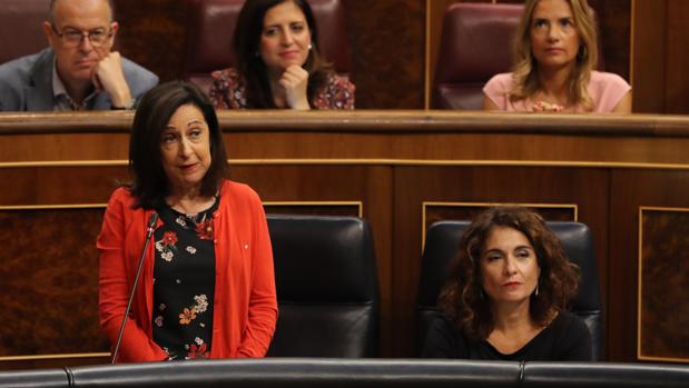 Duros reproches entre PP y Robles en el Congreso por la crisis de las corbetas