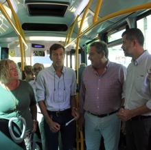 La Puebla acoge la presentación de los nuevos autobuses del Consorcio de Transportes