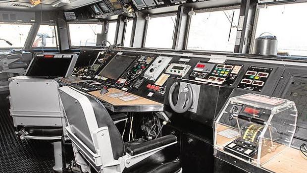 Una fragata de la Armada y un destructor de Estados Unidos realizan un ejercicio conjunto