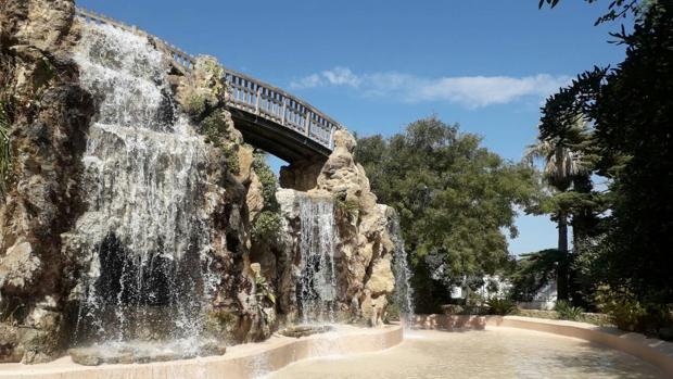 La cascada del Parque Genovés vuelve a lucir en todo su esplendor
