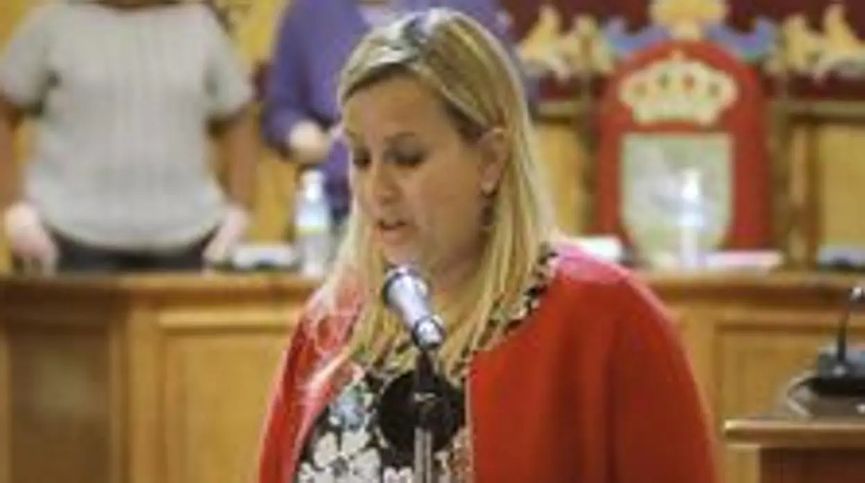 La alcaldesa de Palomares del Río, Ana Isabel Jiménez, el día que fue investida tras una moción de censura