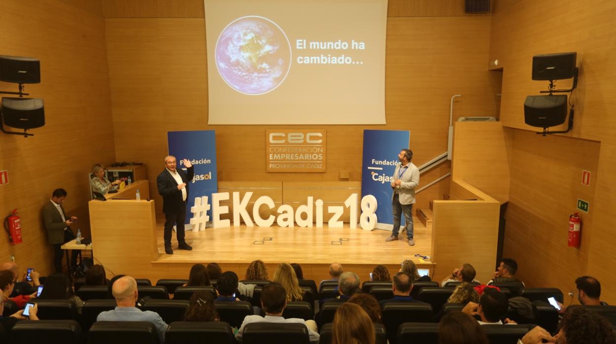 José Manuel Sánchez y Julio Segundo, ofrecen una conferencia en el Espacio Knowmads de Cádiz
