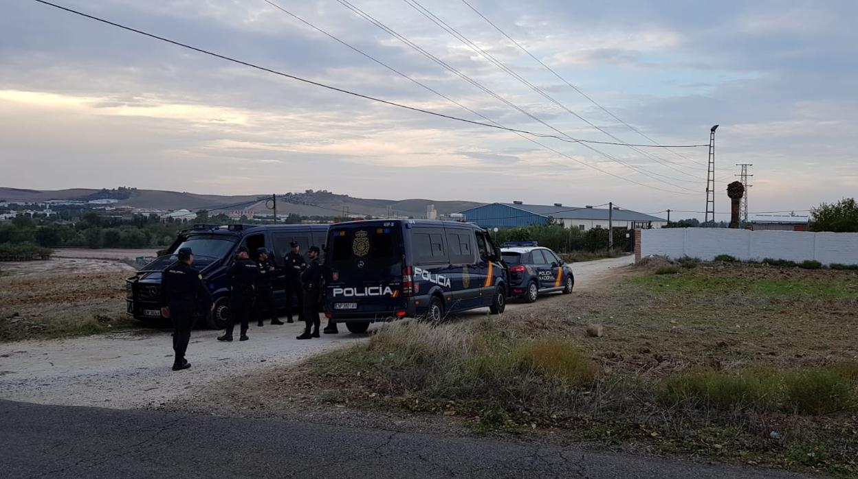 La Policía Nacional permanece custodiando la casa donde se produjeron los hechos