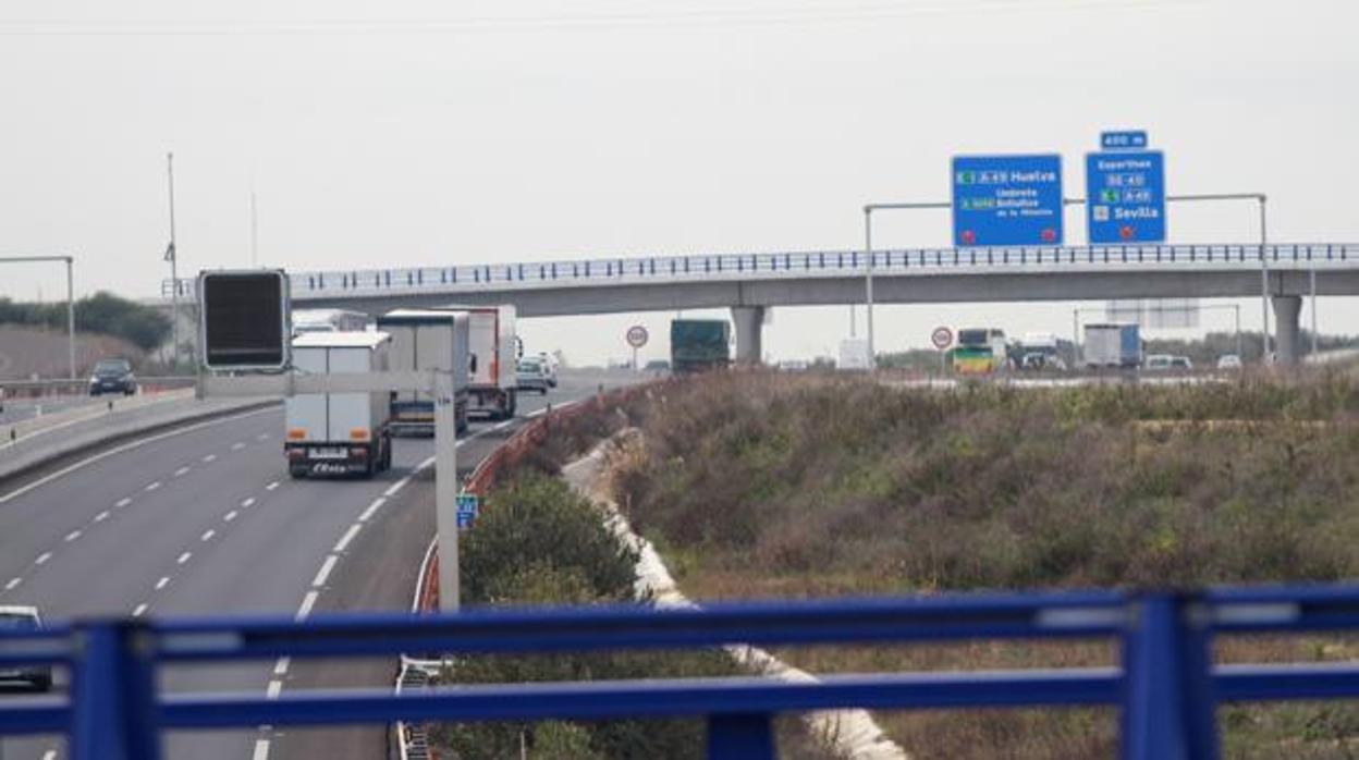 Vista de la A-49 en su conexión con la SE-40 a la altura de Espartinas