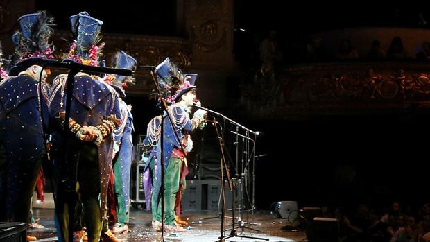 Diez catalanes vendrán a Cádiz becados para conocer el Carnaval