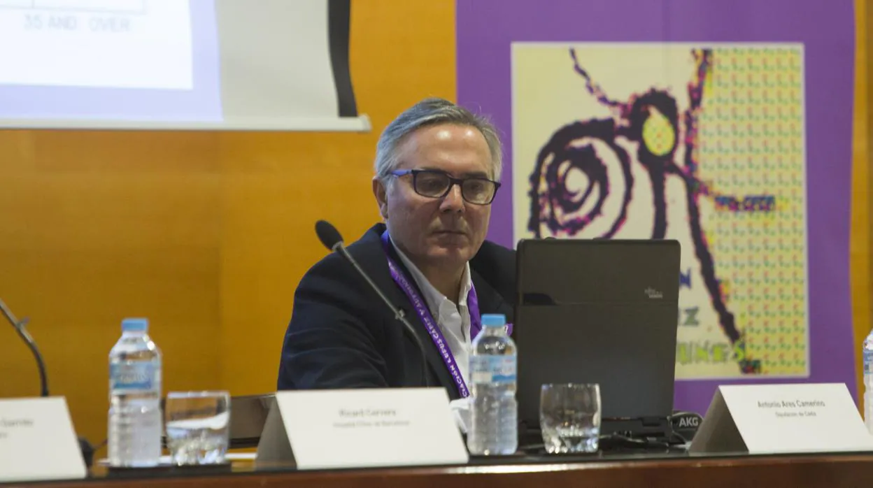 El Colegio de Médicos aborda el lupus en Cádiz
