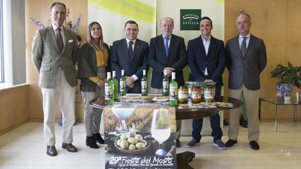 Umbrete prepara 8.000 litros de mosto y 2.000 kilos de aceitunas gratis para su gran fiesta agroalimentaria