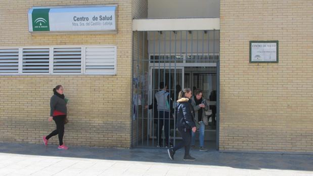 Las urgencias del centro de salud de Lebrija pasan a ser zona para profesionales sanitarios