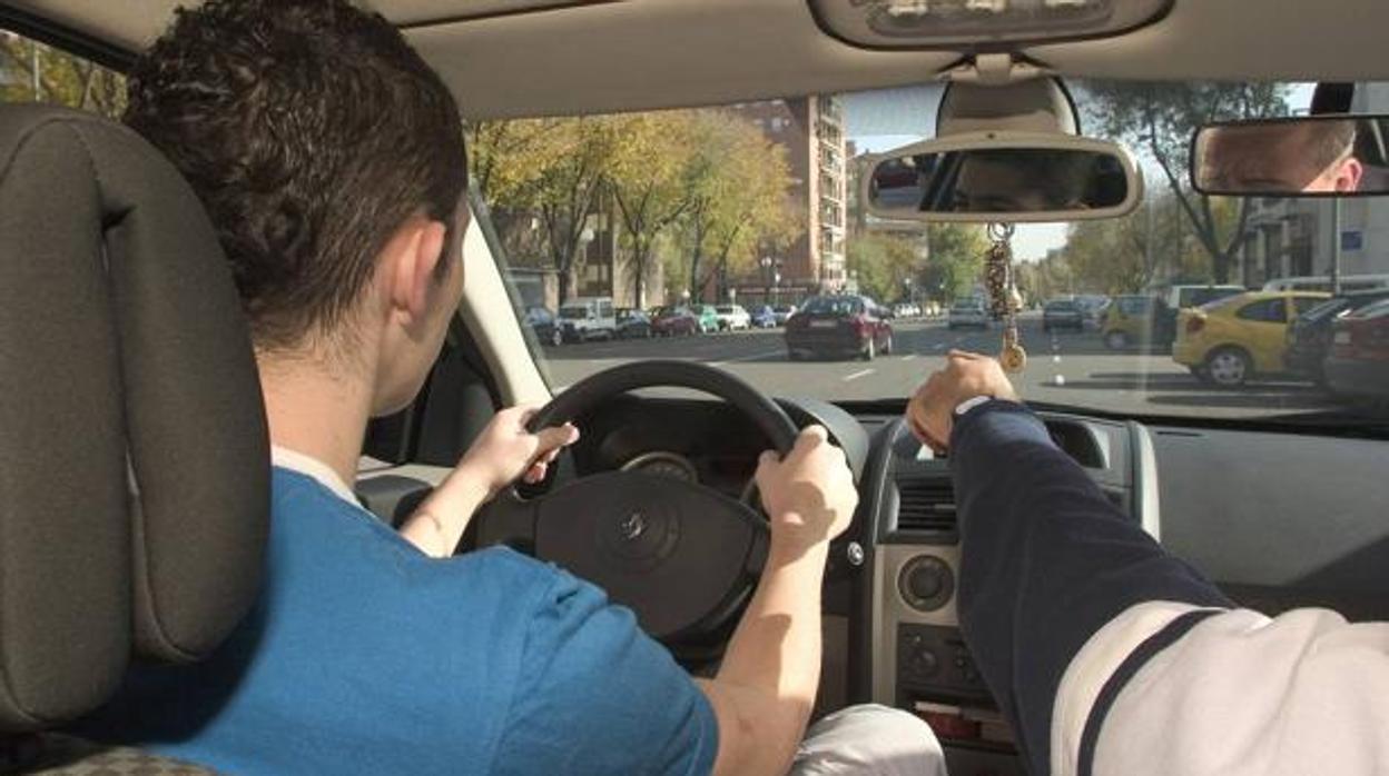 Los conductores jóvenes de Cádiz, entre los más imprudentes.