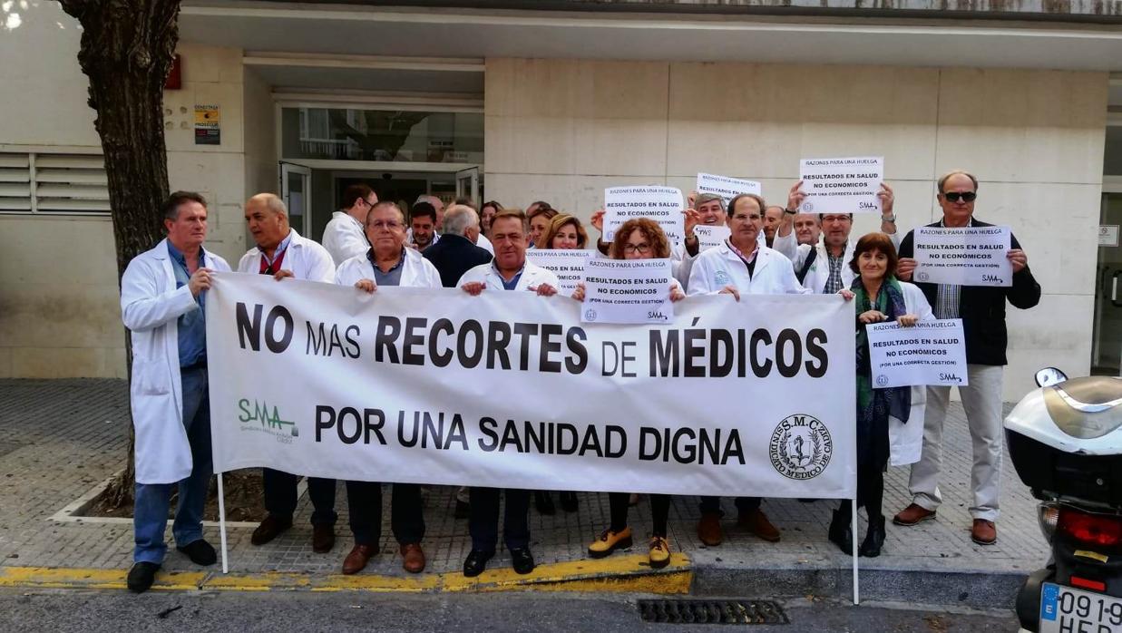 Protesta médica en Cádiz contra «los recortes»