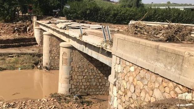 Reabren al tráfico el primer puente de El Rubio a Marinaleda que quedó dañado por el temporal