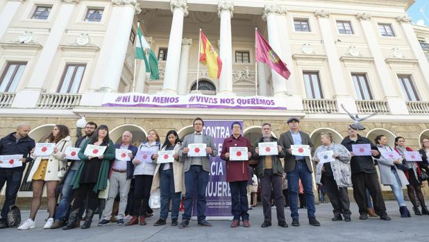 Cádiz muestra su compromiso por el Día contra la violencia hacia las mujeres