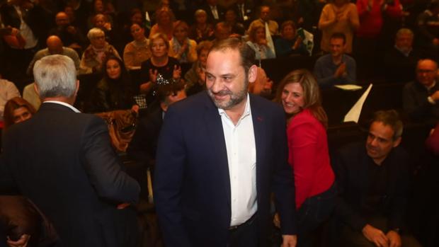 José Luis Ábalos: «La extrema derecha está marcando la agenda al PP»