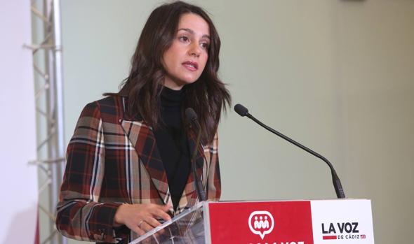 Inés Arrimadas: «En 100 días eliminaremos los chiringuitos de 40 años del PSOE»