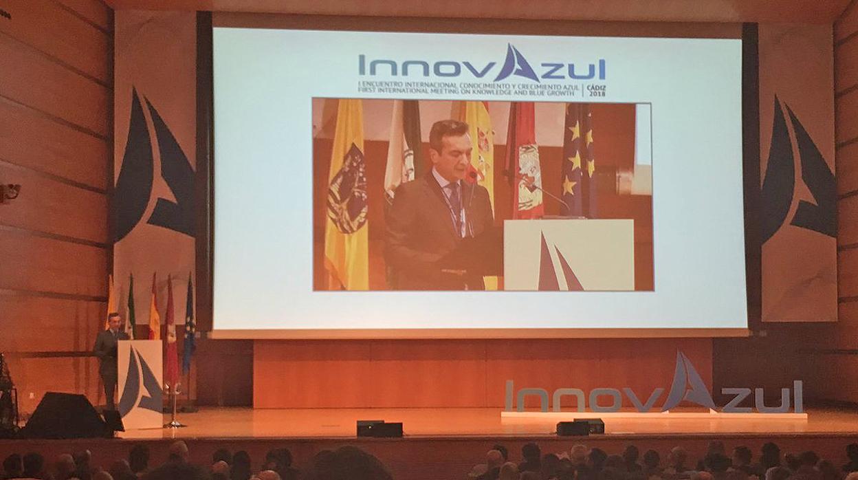 Eduardo González Mazo, rector de la Universidad de Cádiz, abre el acto Innovazul.