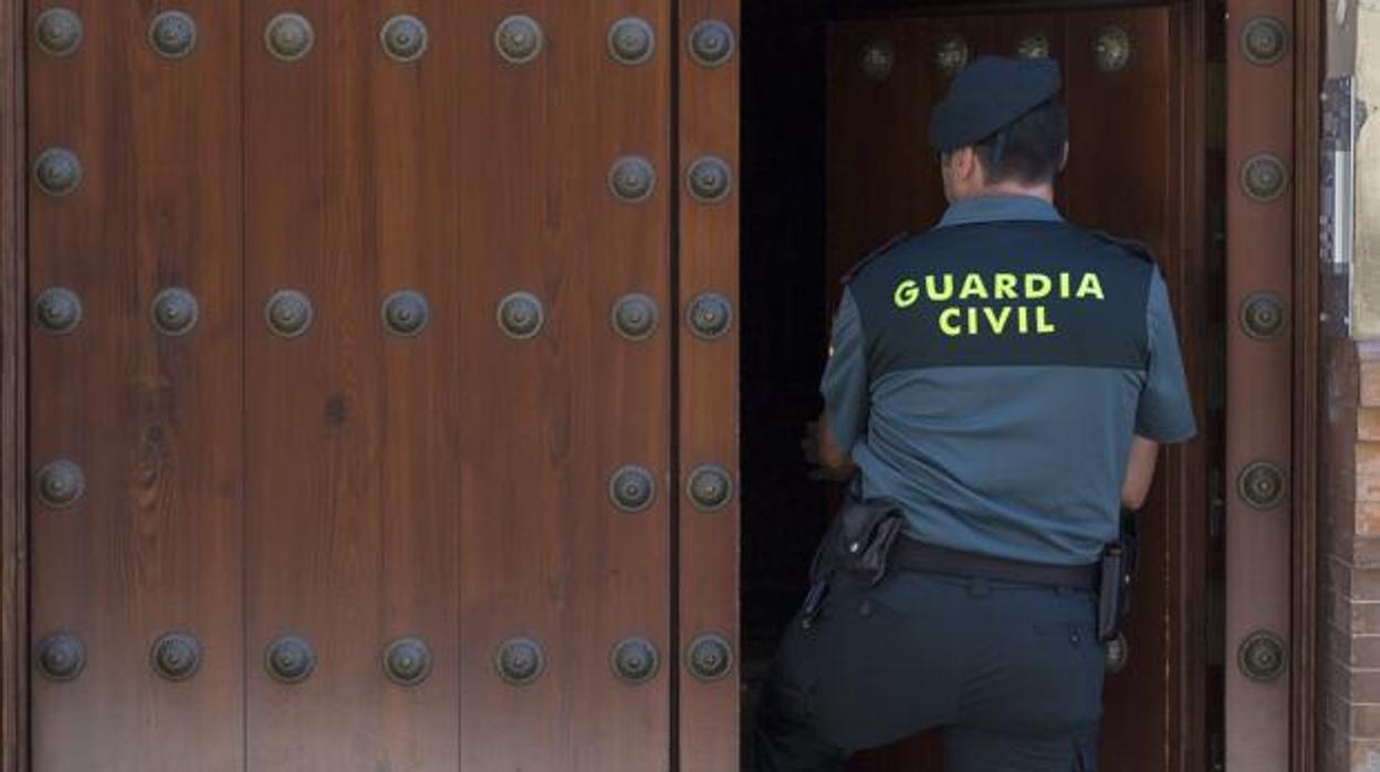 Imagen de una agente de la Guardia Civil