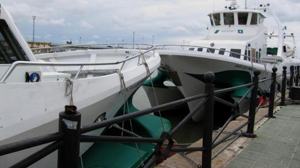 El catamaran con Rota sigue sin dar servicio.