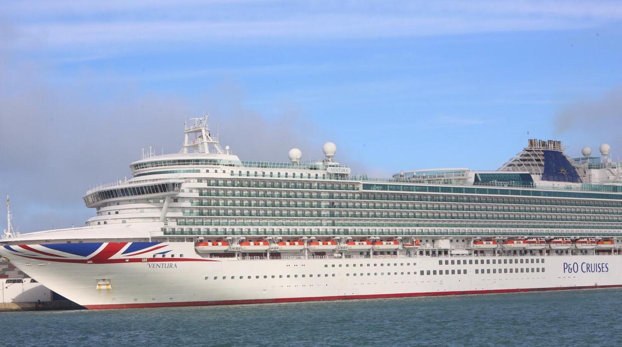 El crucero ‘Ventura’, el pasado 17 de diciembre en el Puerto de Cádiz