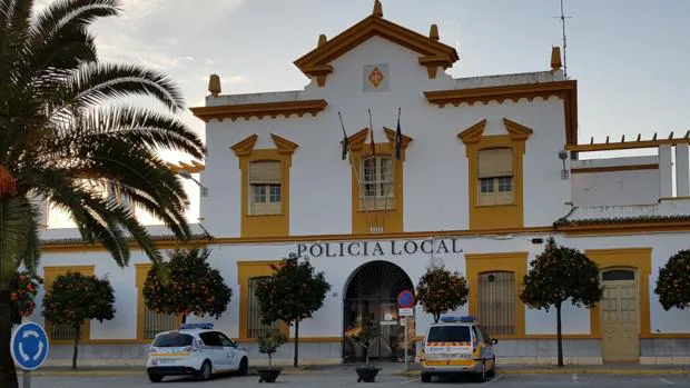 La Policía Local de Écija, a punto de perder tres vehículos por impagos del alquiler
