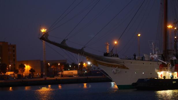 Elcano reluce en su regreso a Cádiz