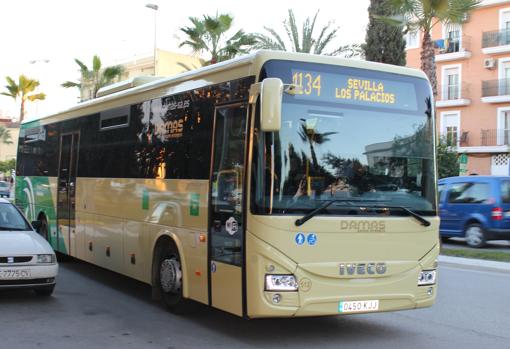 Atentan por tercera vez en dos meses contra los autobuses Damas que prestan servicio en Los Palacios