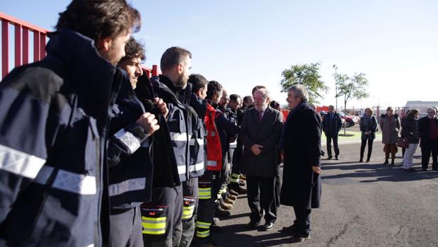 Inaugurado el nuevo parque de bomberos, que atenderá a municipios de la Sierra Sur y la Campiña