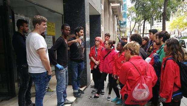 La negociación con los okupas de la Casa de Cádiz en Barcelona se complica