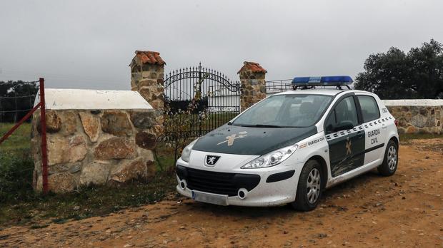 Muere en Burguillos un niño de cuatro años al ser alcanzado por un disparo en una montería