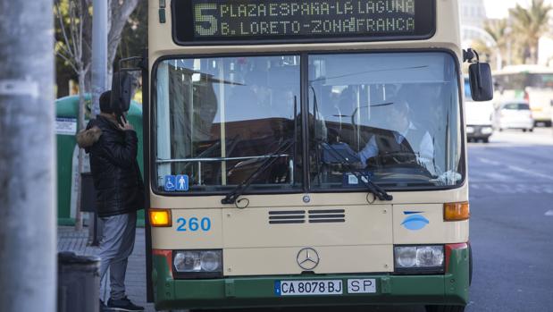 Competencia sugiere que se revise el servicio de autobuses urbanos de Cádiz