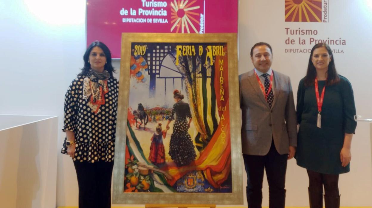 Nuria Barrera (i) con el alcalde de Mairena, Ricardo Sánchez y la vicepresidenta de la Diputación, Agripina Cabello