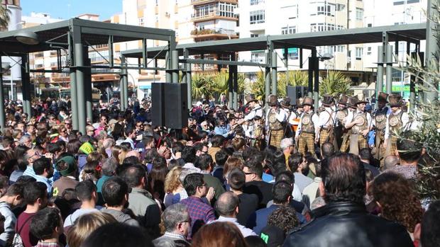 Los empresarios del Paseo Marítimo de Cádiz organizarán un carrusel de coros en Carnaval