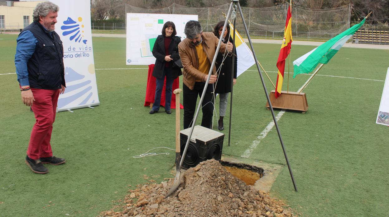 Colocación de la primera piedra de la reforma integral del polideportivo Alcalde Fernando Suárez Villar