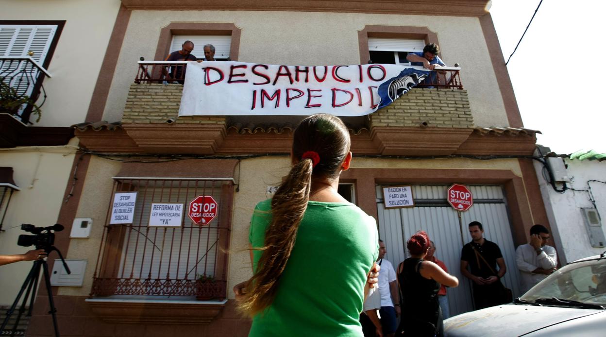Los desahucios por impago del alquiler se imponen en Cádiz a los hipotecarios