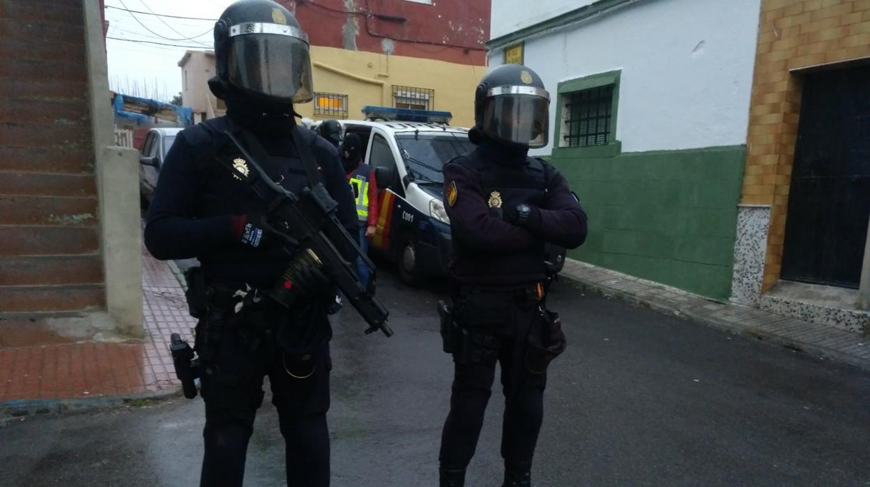 Más de 250 agentes en una operación contra el narcotráfico con 11 registros en el Campo de Gibraltar