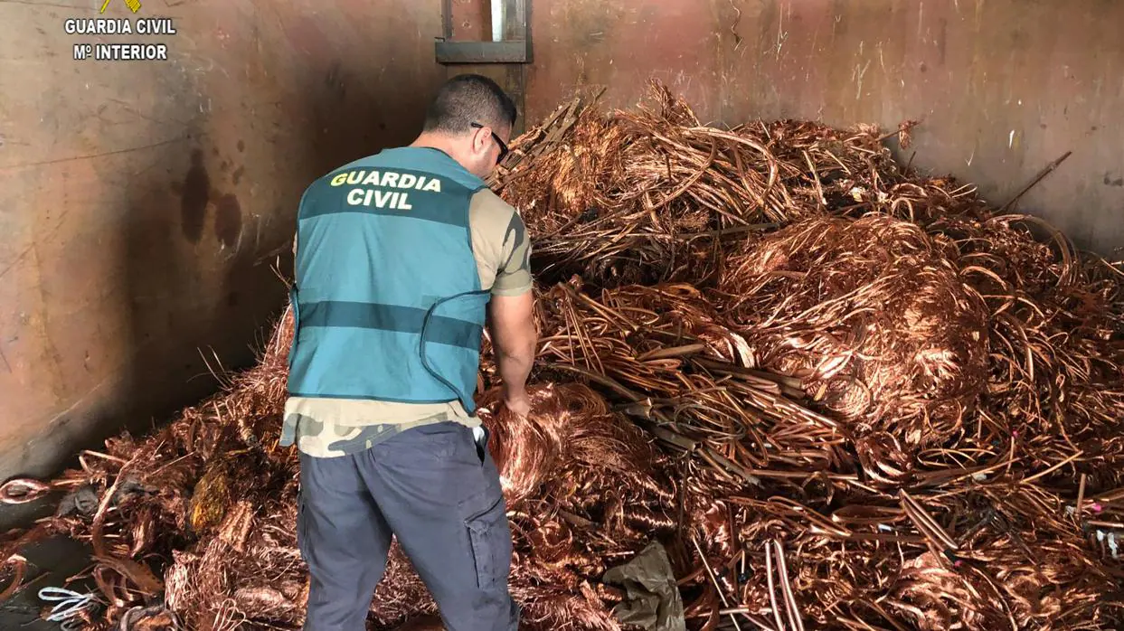 La Guardia Civil ha desmantelado una organización criminal acusada de robar más de cien toneladas de cobre