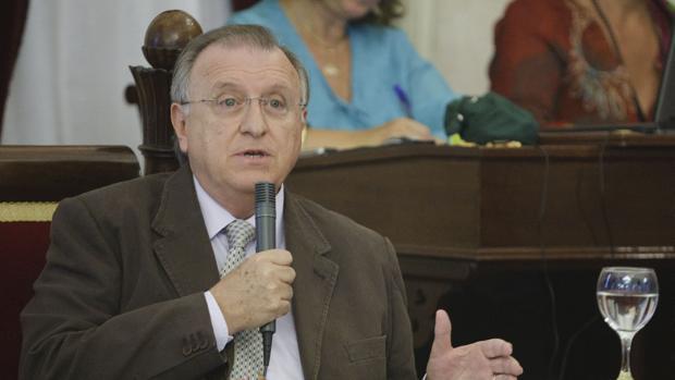 «José Blas Fernández ha llegado a los límites más bajos de la política con el beneplácito del PP»