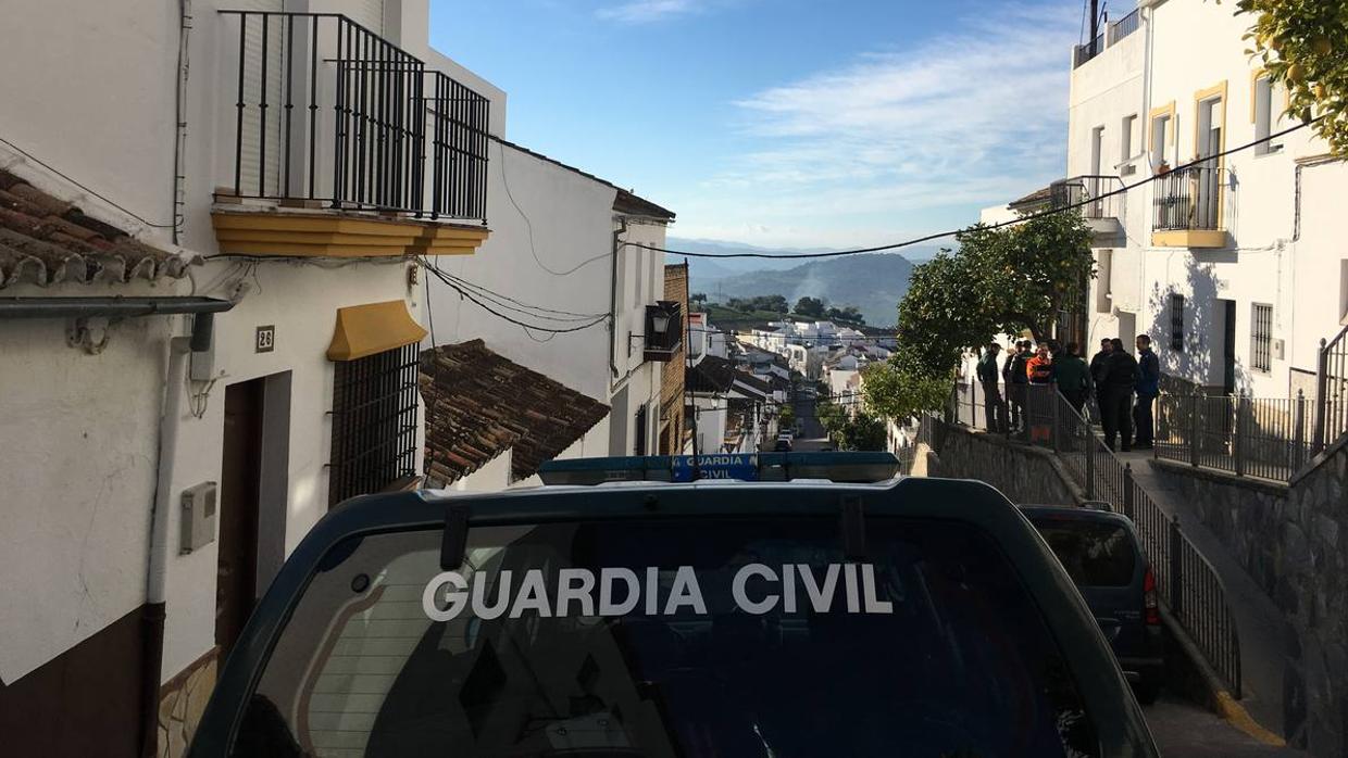 Una patrulla de la Guardia Civil en Prado del Rey.