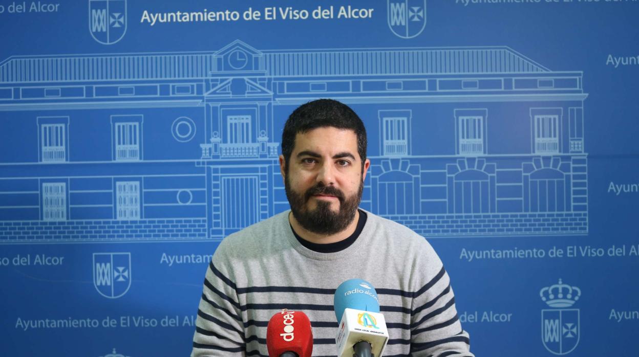 El delegado de Medio Ambiente Juan Jiménez ha pedido al los vecinos que ayuden a encontrar a los ladrones