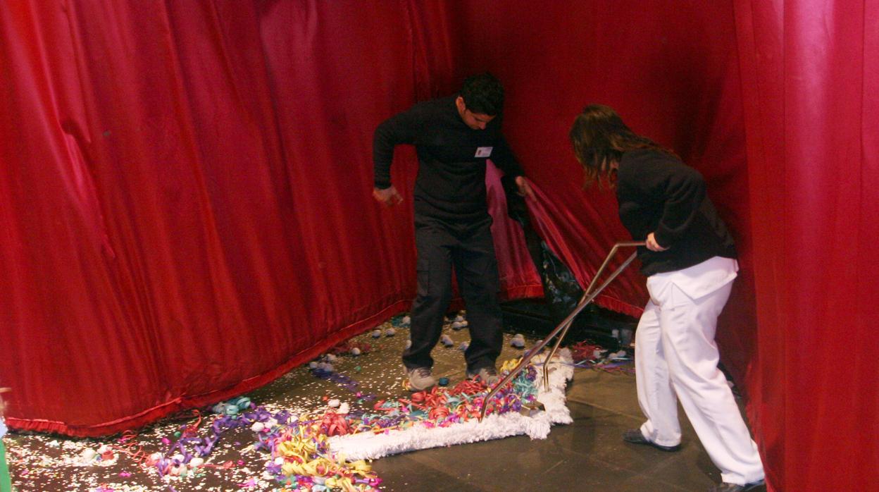 Una limpiadora del Falla en una fotografía de archivo.