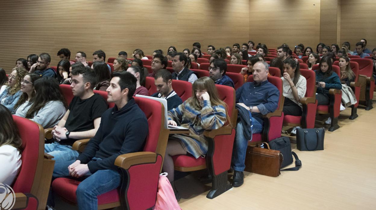 Más de un centenar de alumnos participan IV Seminario Derecho, Ciencia y Creencia en Jerez